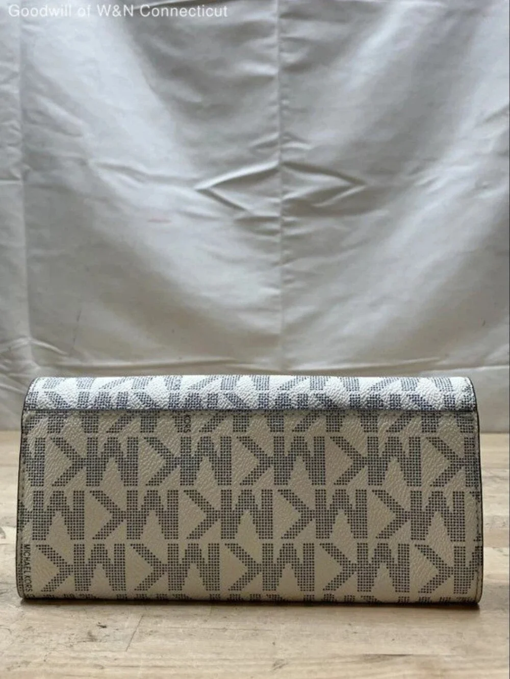 Michael Kors White/Gray Signature Continental Wallet